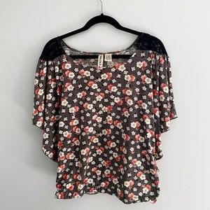 Floral Blouse w/ Butterfly Sleeves, Small